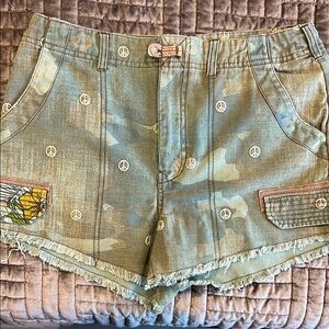 Pilcro Camouflage Peace Sign Shorts